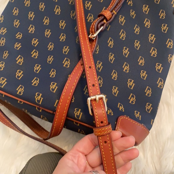 EUC Dooney & Bourke navy initial over shoulder satchel - Picture 11 of 16